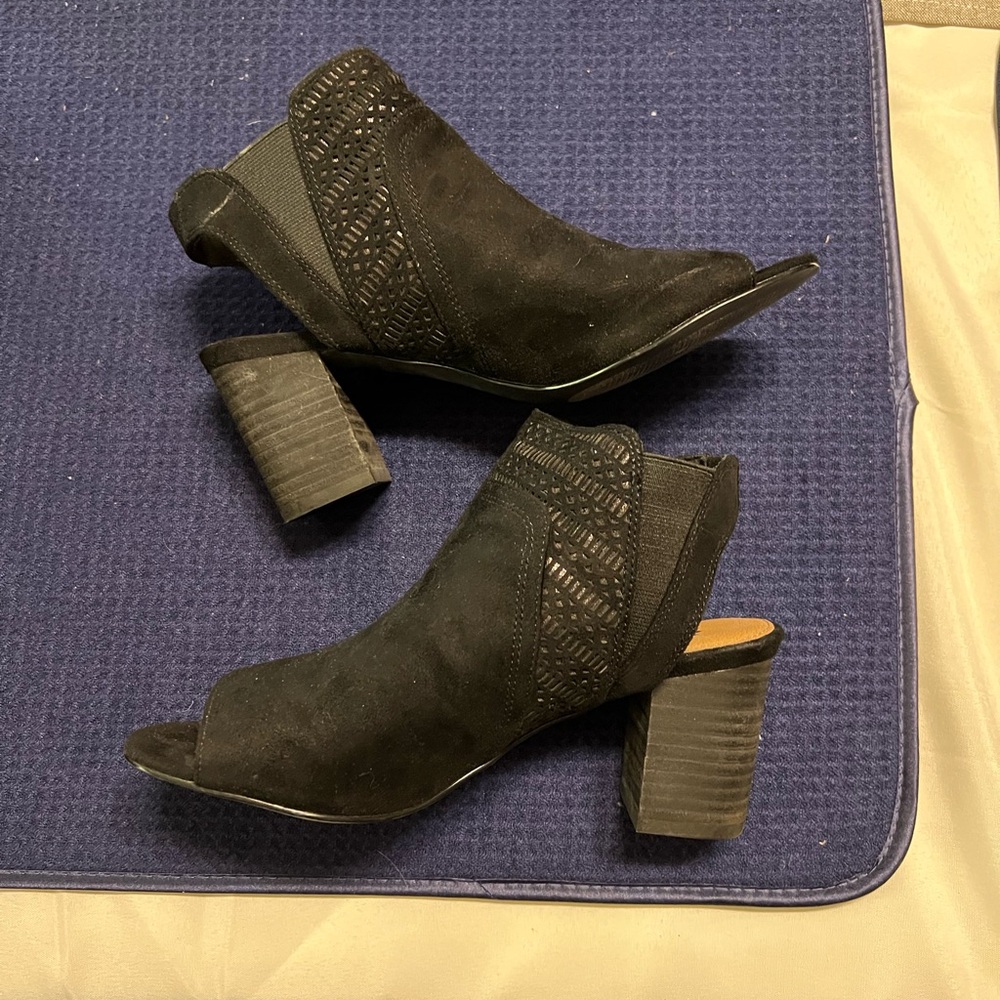 Yellow Box Textured Black Ankle Booties